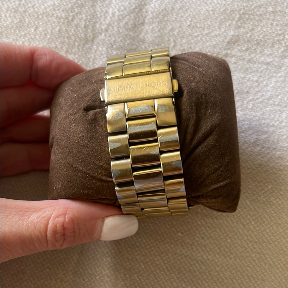 Michael Kors Gold Women's Watch - Picture 3 of 6